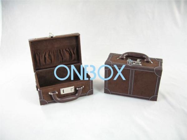Quality Portable Gift Packaging Boxes Personalized With Handle Lock for sale